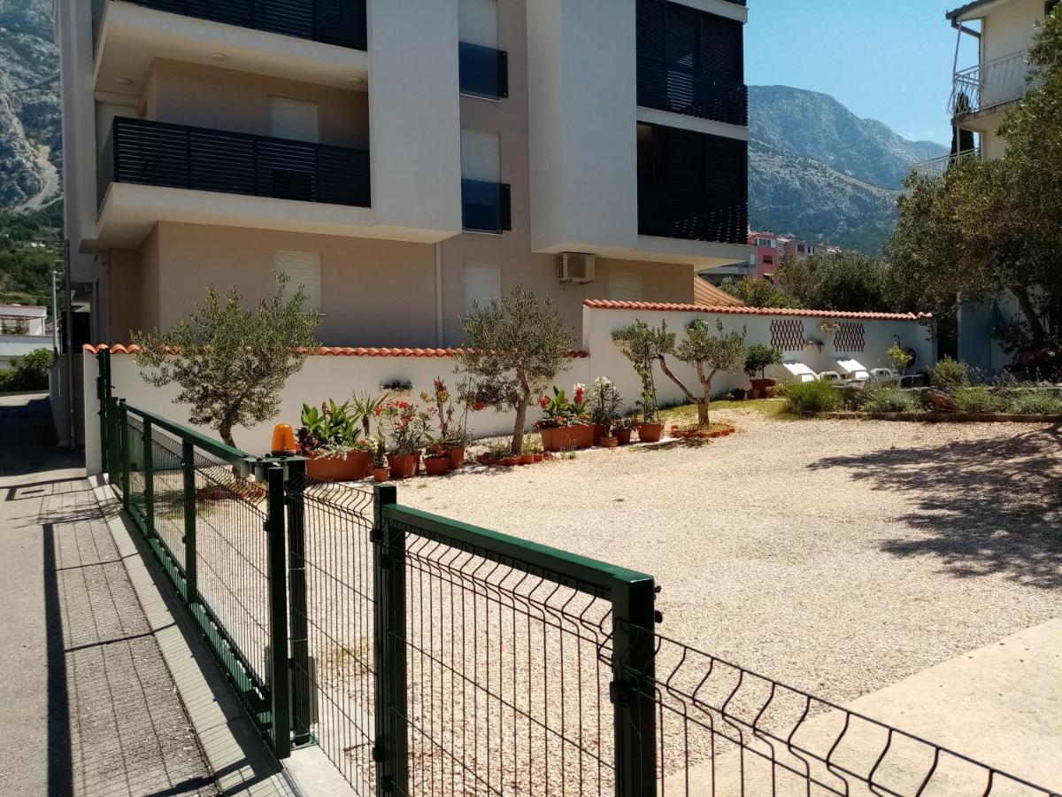 Tihana-Ground Floor With Large Terrace Makarska Exterior foto